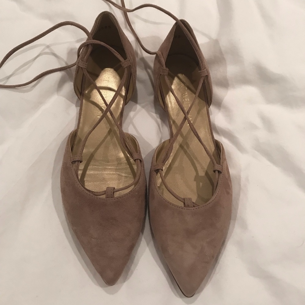 NWOT Stuart Weitzman Pointed Toe Lace Up Flat